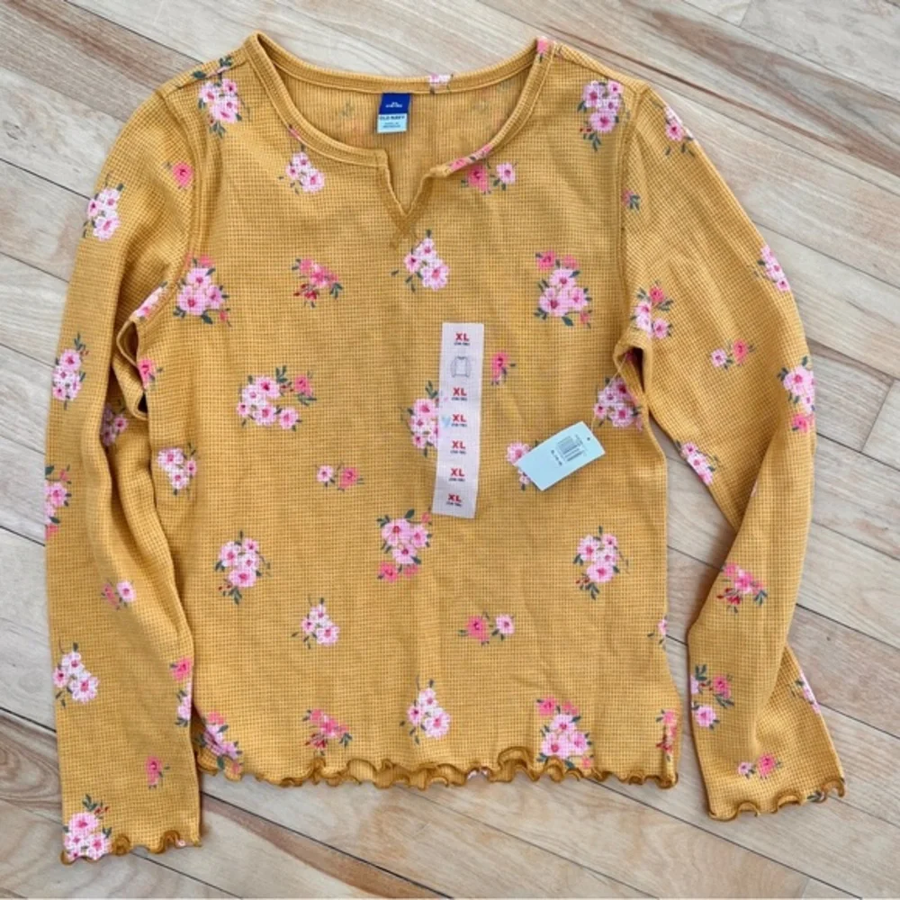 NWT Old Navy Floral Waffle Henley- Size XL